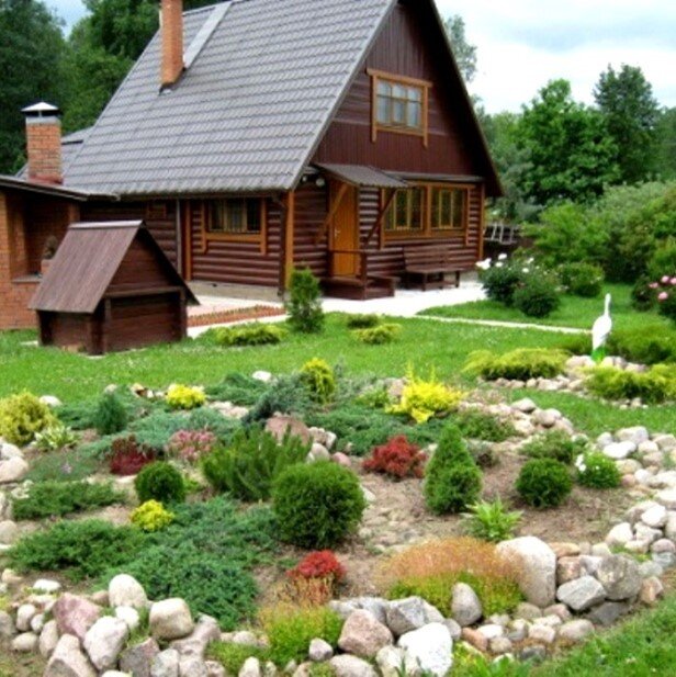 Клумба из камня