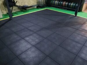 резиновое покрытие для пола спортзала,резиновое покрытие на пол в гараж