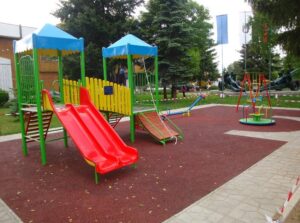 детская площадка из резиновой крошки, наливной пол из резиновой крошки