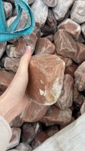 Галька красная кварцитная 