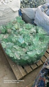Кусковое стекло бирюза