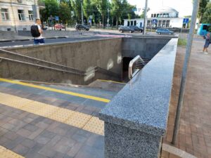 Пешеходный переход из плитки серой гранитной Покостовка